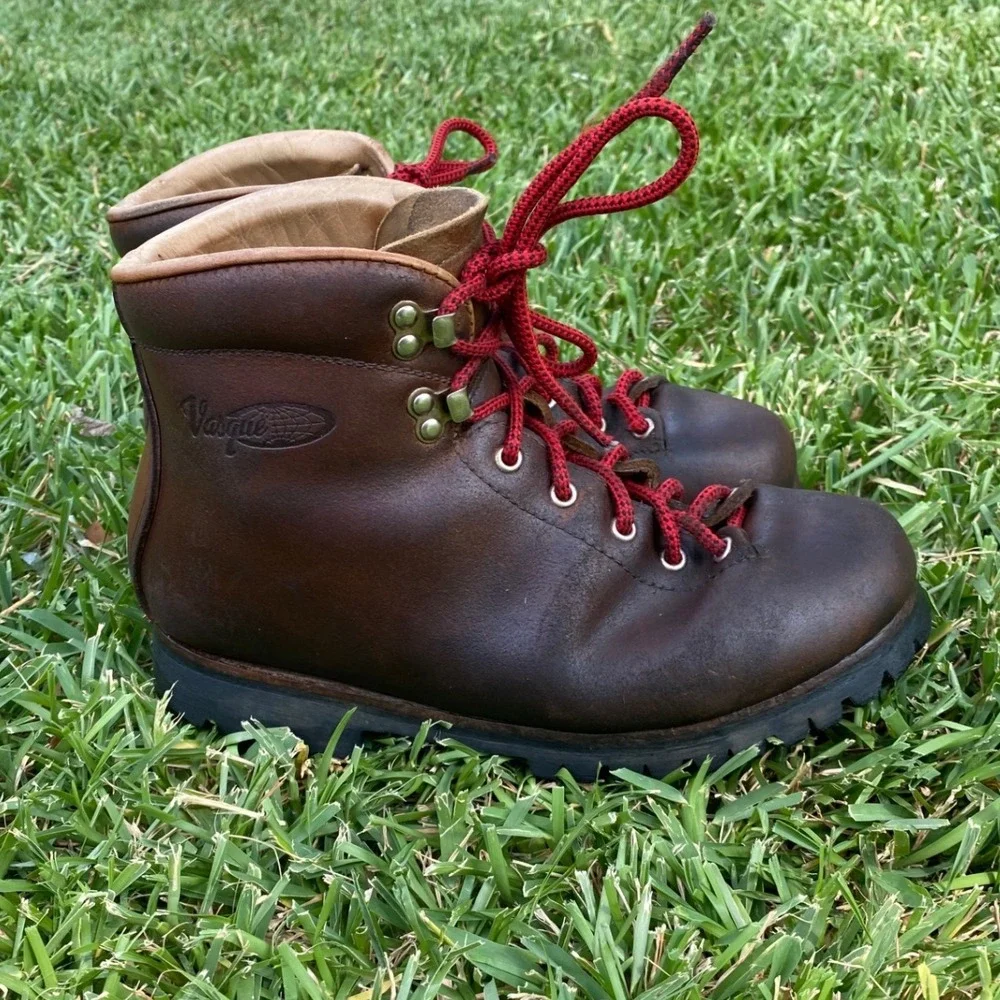 Vasque Vintage Brown Leather Hiking Boots Mens 8.5 Red Laces 7515 Lug Sole